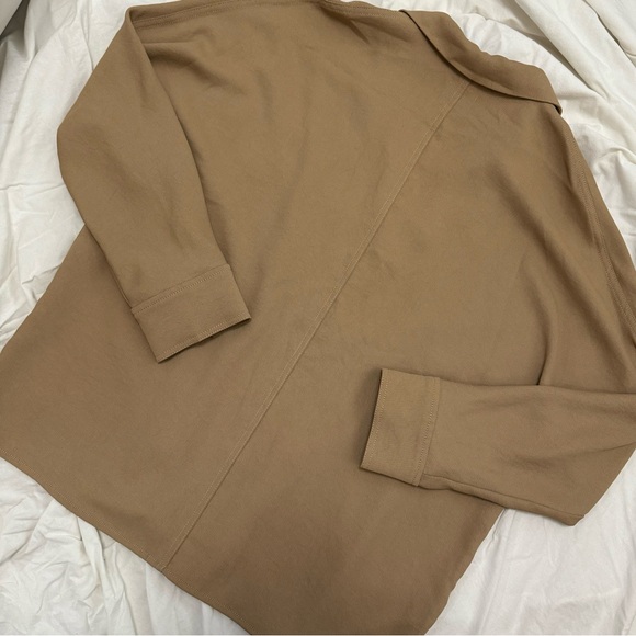 Aritzia Wilfred Flowy Button-Up - Picture 2 of 3